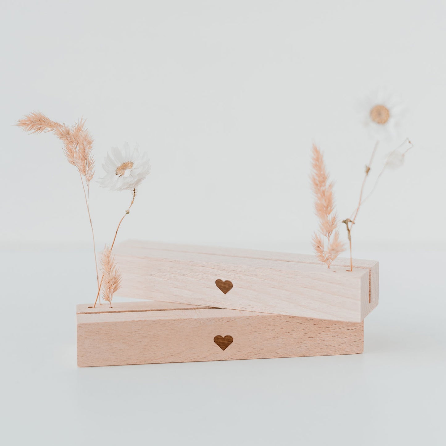 Card and dried flower holder heart in a set of 2