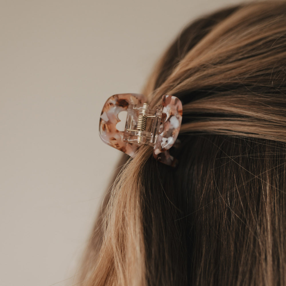Haarspange klein Herz Almond – elegant & verspielt