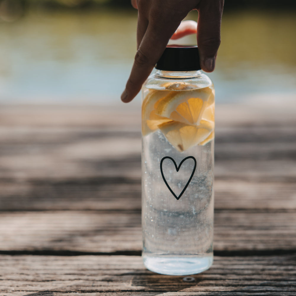 Trinkflasche Herz aus Borosilikatglas – für unterwegs