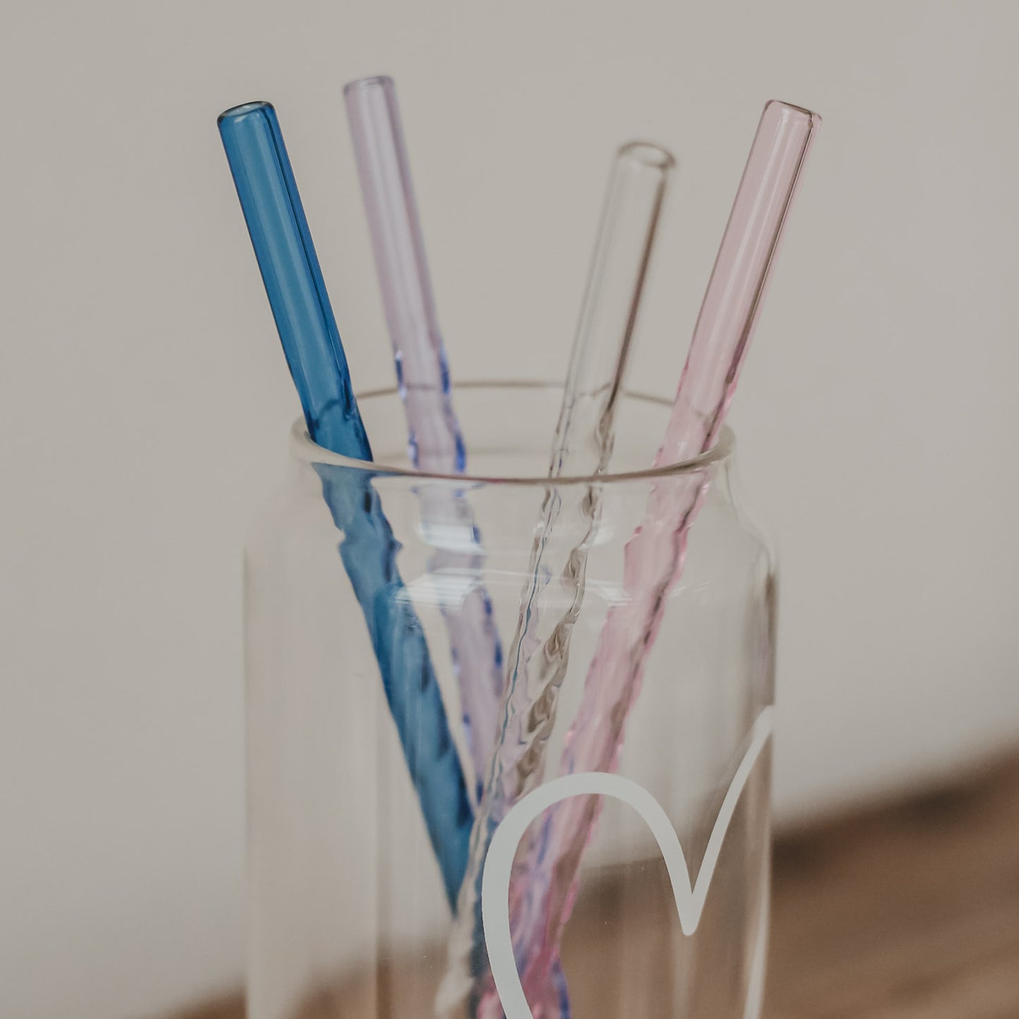 Gedrehte Glasstrohhalme – Highlight in Rosa, 20 cm