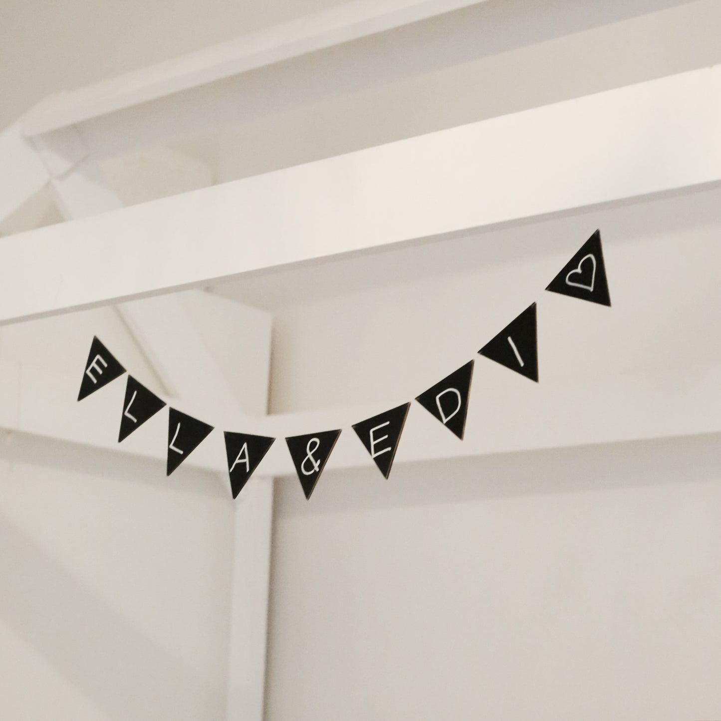 Pendentif fanion en bois noir en lot de 10