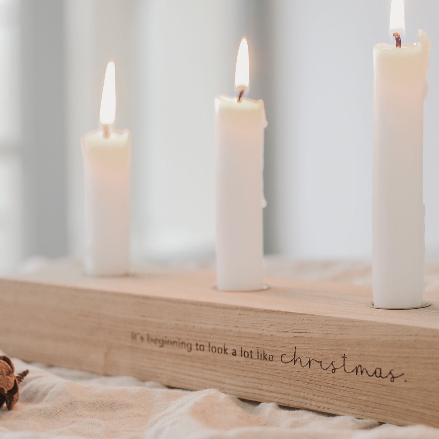 Planche de bougies de l'Avent en chêne Christmas
