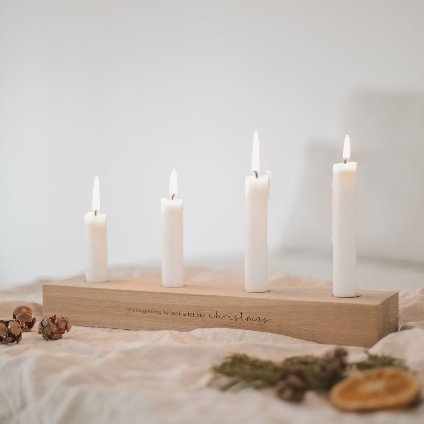 Planche de bougies de l'Avent en chêne Christmas