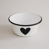 Emaille Schale Herz in Off-White mit schwarzem Herzmotiv – minimalistisches Design von Eulenschnitt.