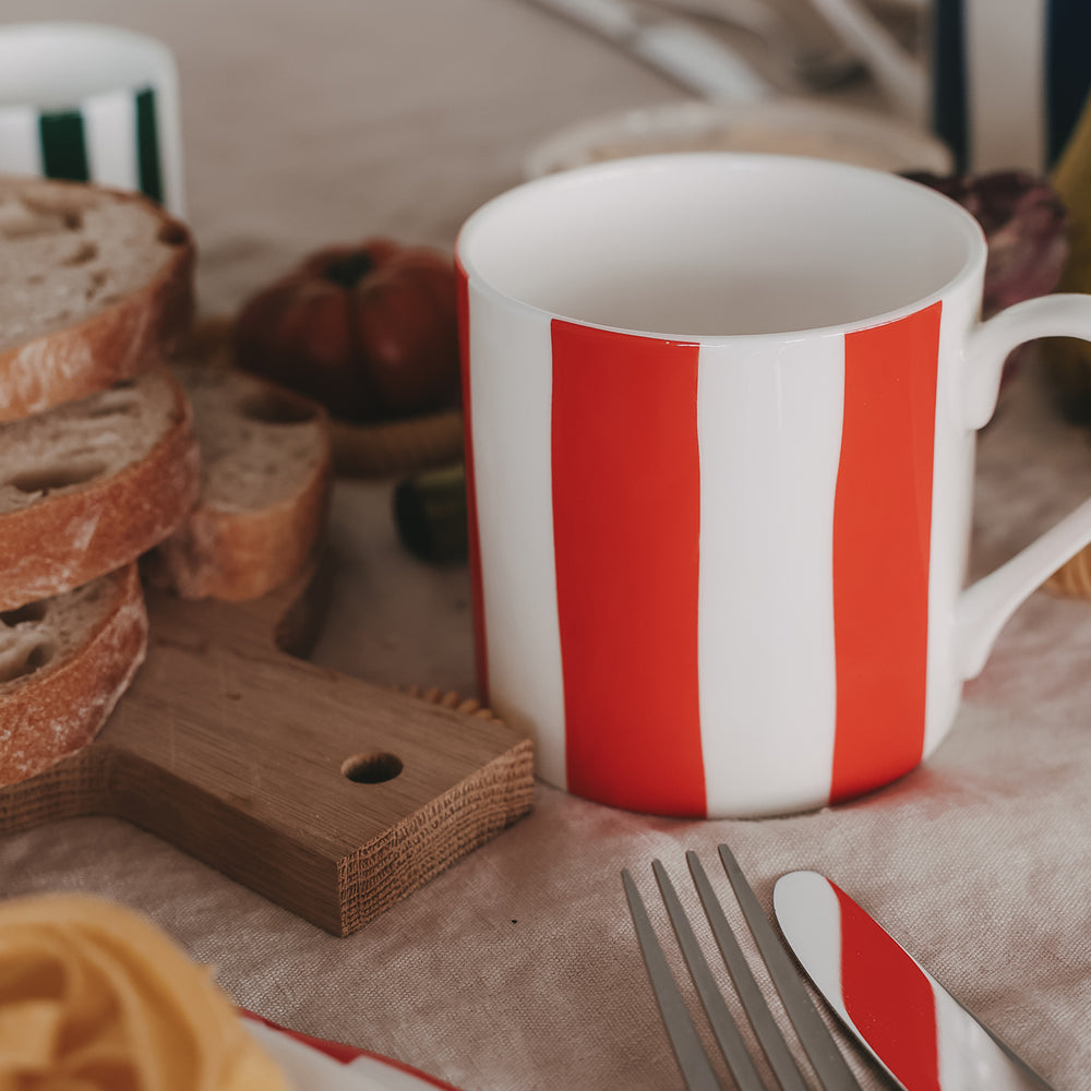 Fine Bone Tasse – rot & gestreift