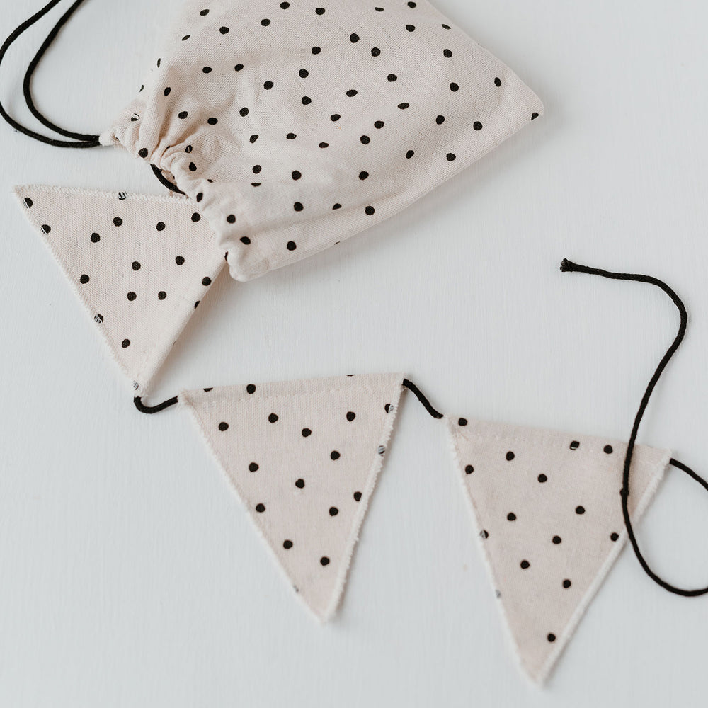 Guirlande de fanions à pois en tissu