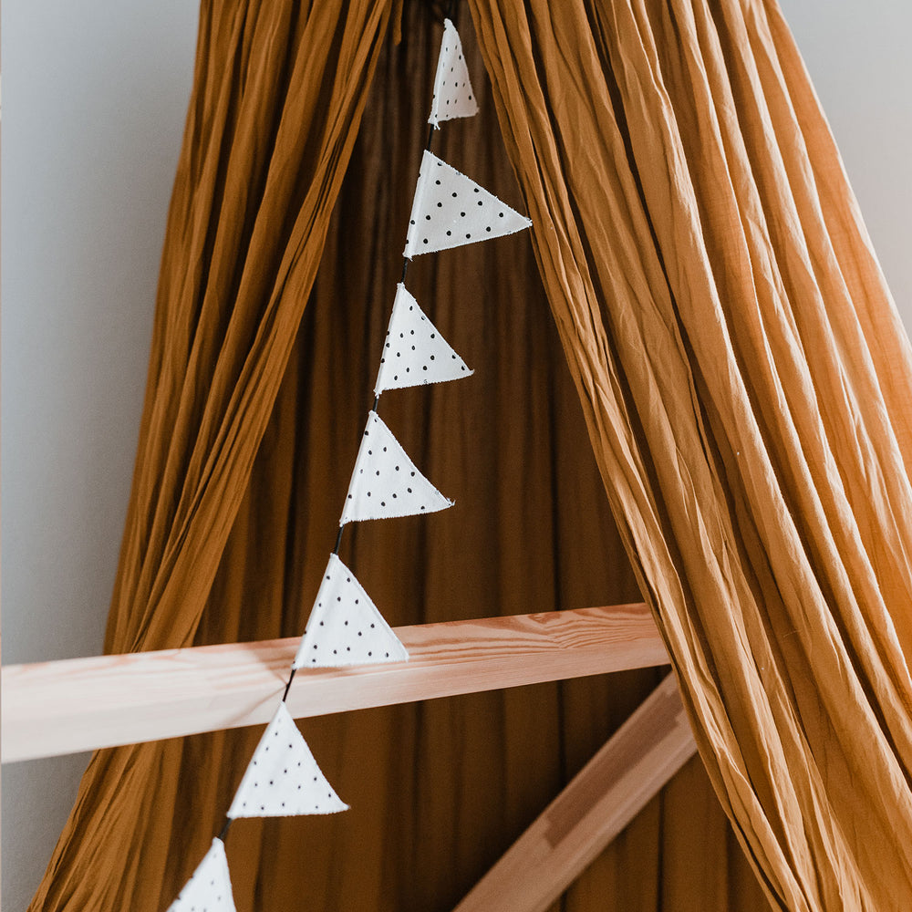 Guirlande de fanions à pois en tissu