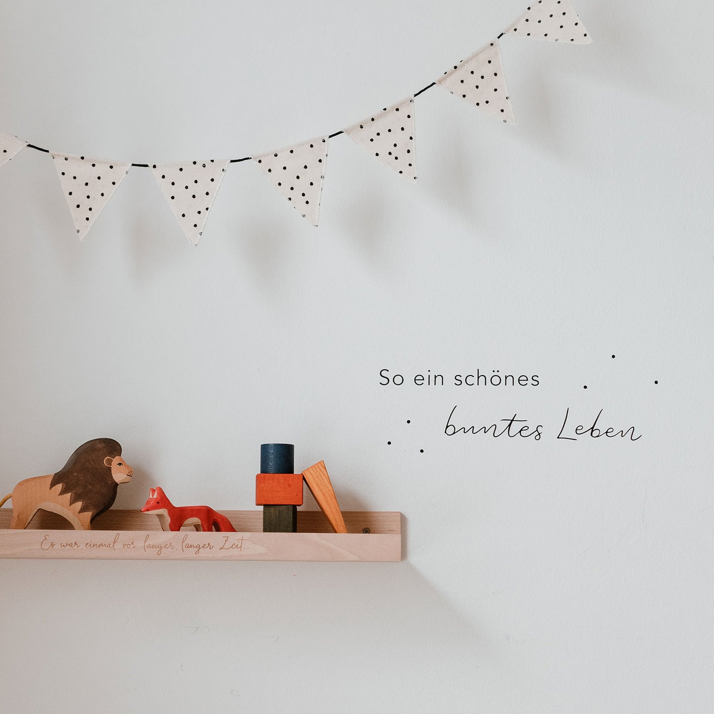 Guirlande de fanions à pois en tissu