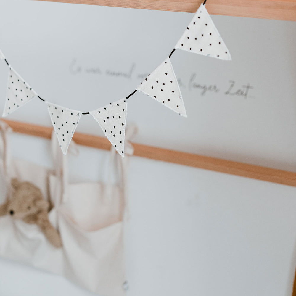 Guirlande de fanions à pois en tissu