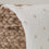 Detail Musselintuch mit Gänseblümchen Muster auf weichem Baumwollstoff