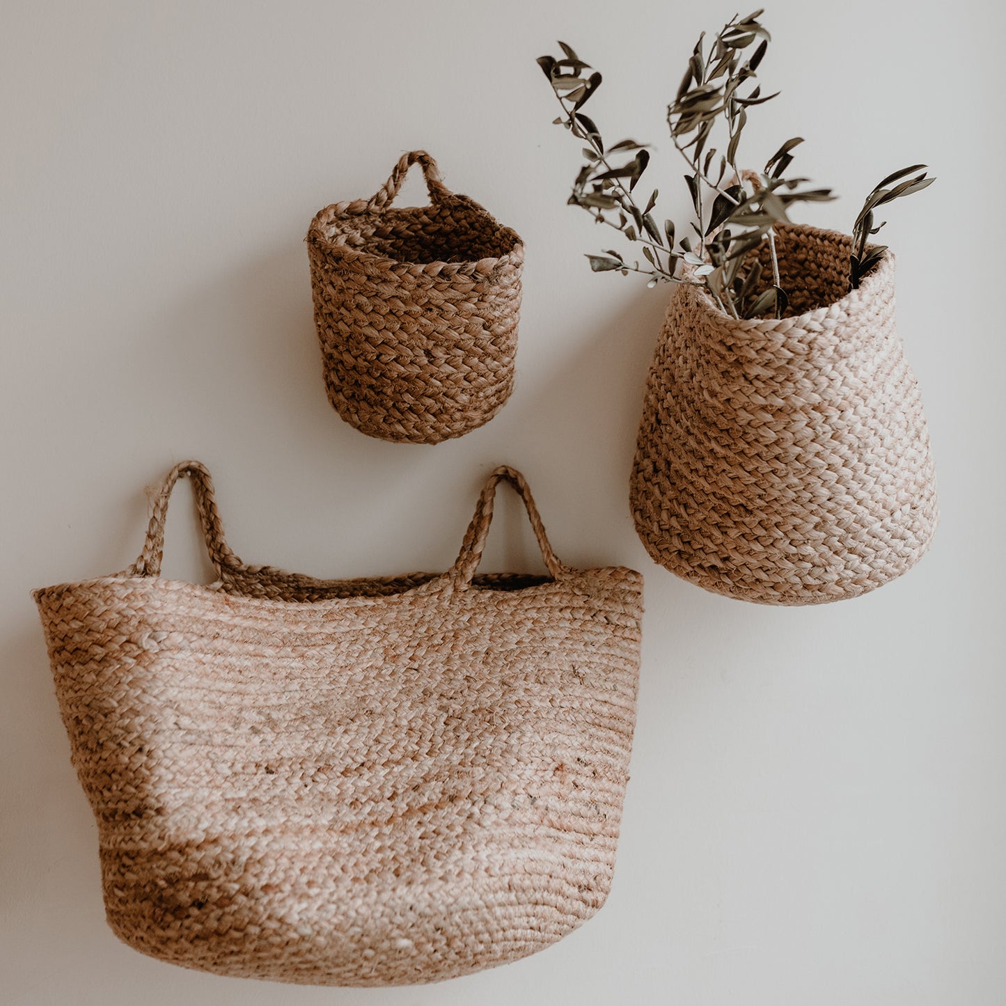 Petit panier de rangement en jute