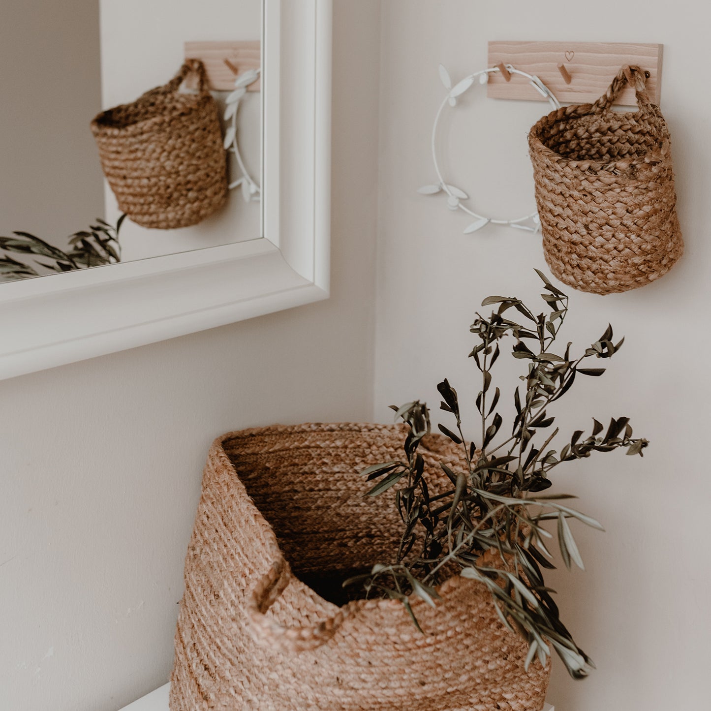 Petit panier de rangement en jute