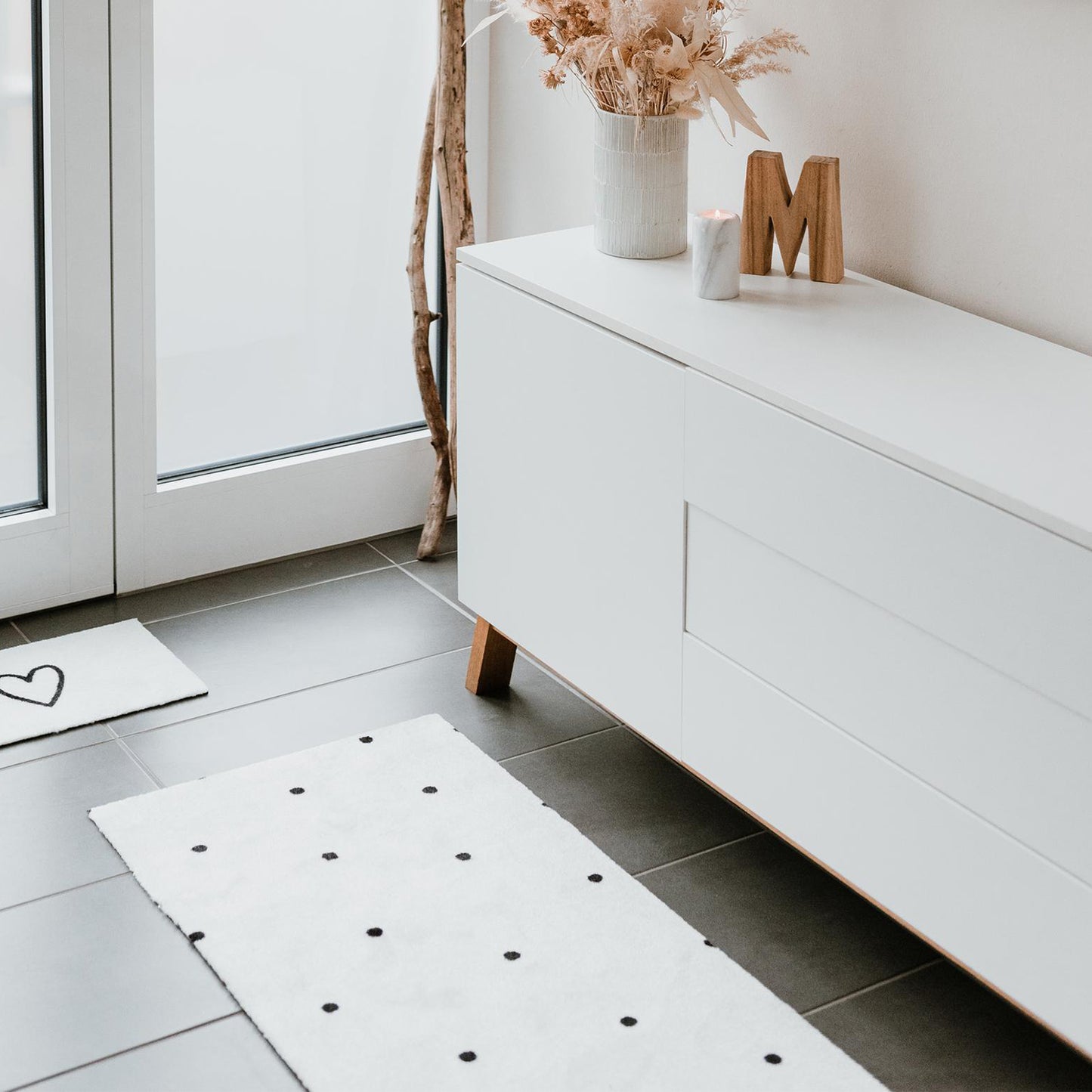 Tapis couloir à pois