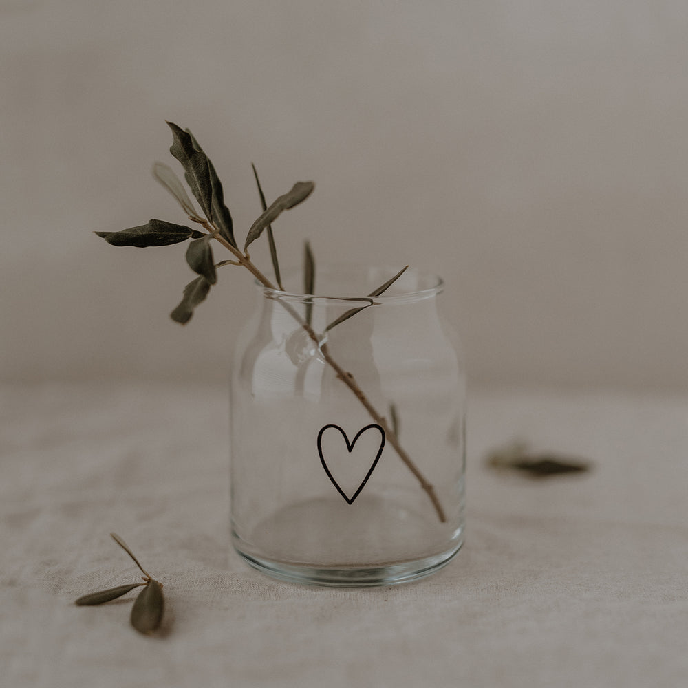 Vase aus Glas I Jetzt bei Eulenschnitt