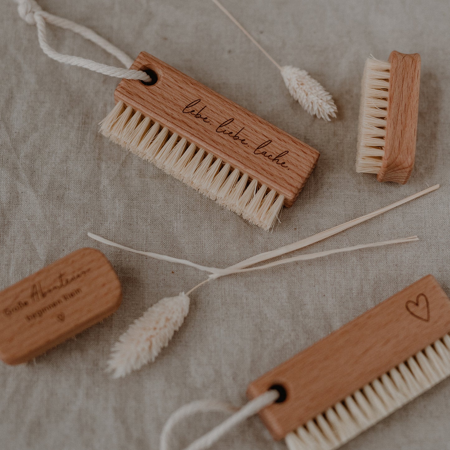 Brosse à ongles coeur