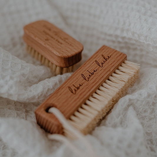 Brosse à ongles Lebe Liebe Lache