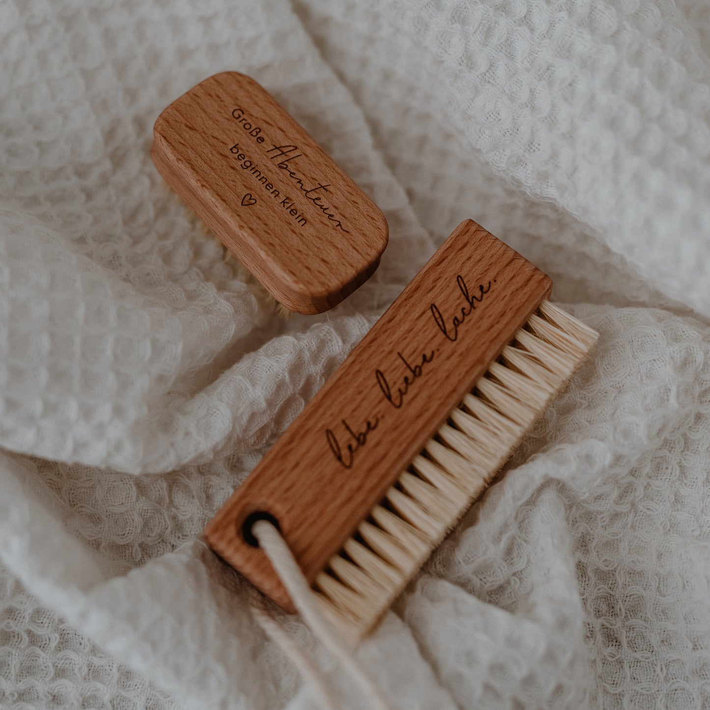 Brosse à ongles Lebe Liebe Lache