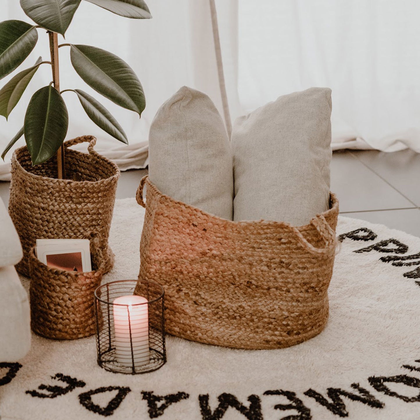 Grand panier de rangement en jute