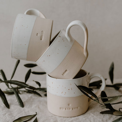 Tasse en grès Hello